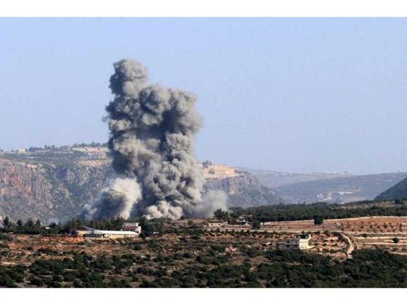 «بجنوب لبنان».. قتلى وجرحى بغارة إسرائيلية استهدفت مدنيين