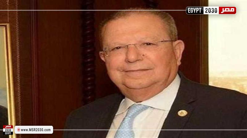 محمد عبدالعال الخبير المصرفي