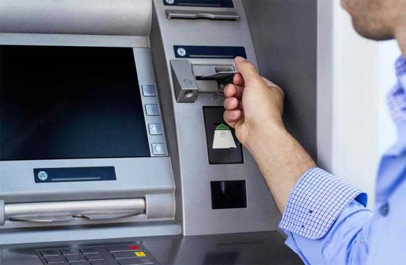 طلب إحاطة لتأجيل إعادة فرض رسوم السحب من ماكينات ATM البنوك