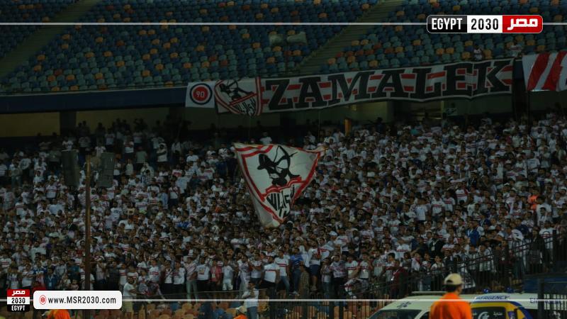 لاعبو الزمالك يحتفلون مع الجماهير بالفوز على سموحة في الدوري الرياضة مصر 2030 