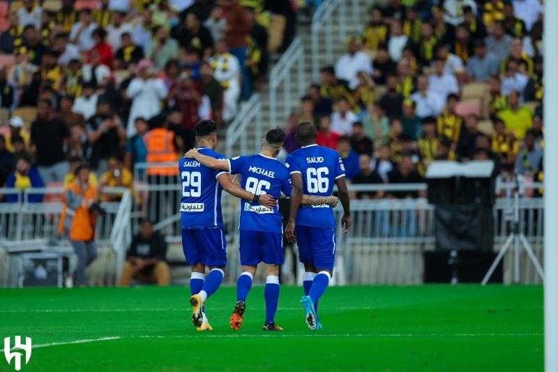 الهلال يحسم قمة الدوري السعودي أمام الاتحاد