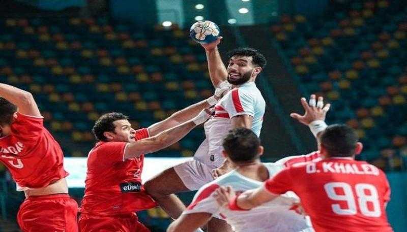 الزمالك يتقدم على الأهلي 15-11 في الشوط الأول