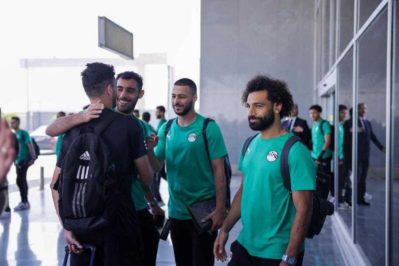 رد فعل محمد صلاح بعد مقابلة بعثة الأهلي عقب التتويج بإفريقيا «صور»