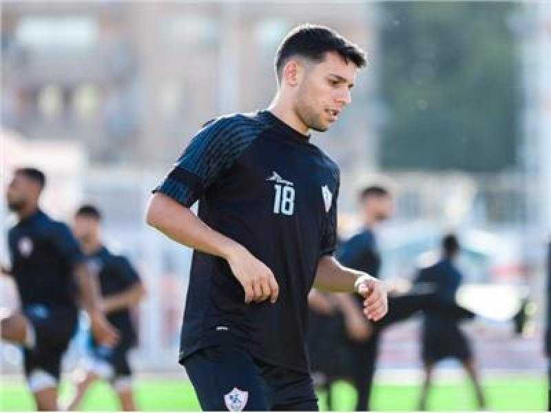 أحمد بلحاج ينتظم في تدريبات الزمالك بعد العودة لمصر