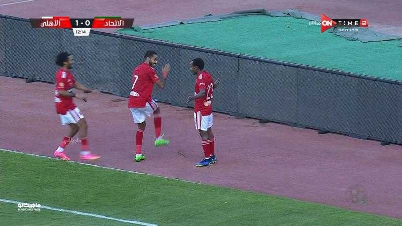 «اتنين في دقيقتين».. الأهلي يتقدم على الاتحاد بهدفي معلول وكهربا