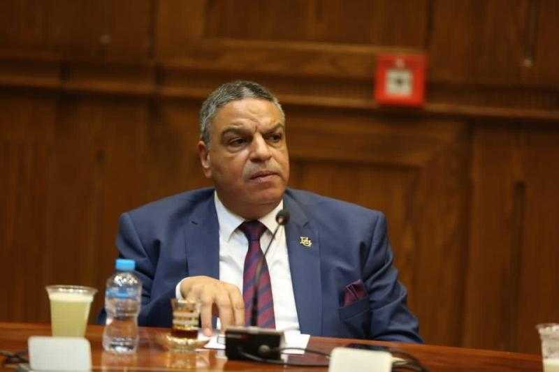 السيد جمعة: مبادرة «ابدأ» علامة مضيئة وتعزز شعار «صنع في مصر»