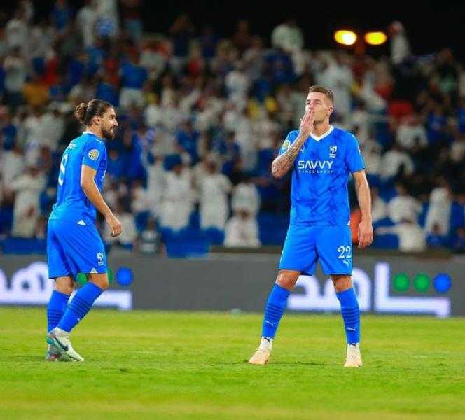 الهلال يتقدم على اتحاد جدة بهدفين في الشوط الأول بقمة البطولة العربية