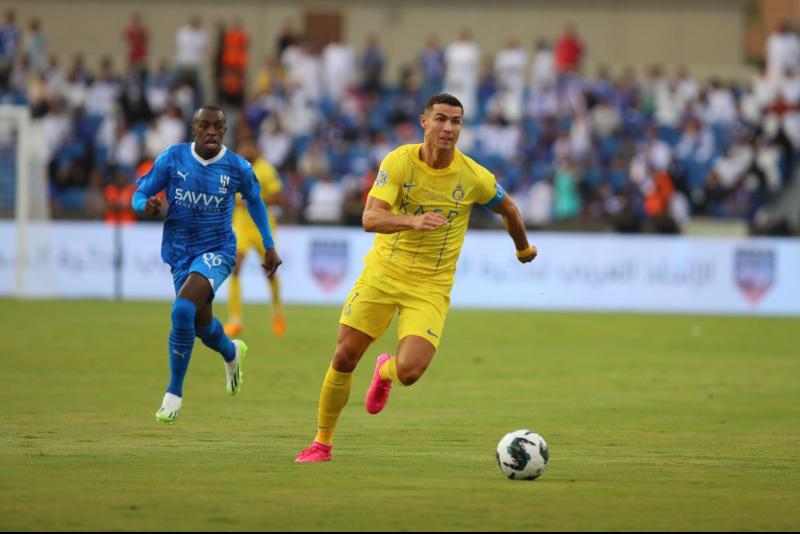 شاهد|  إصابة وخروج رونالدو من مباراة النصر والهلال بنهائي البطولة العربية