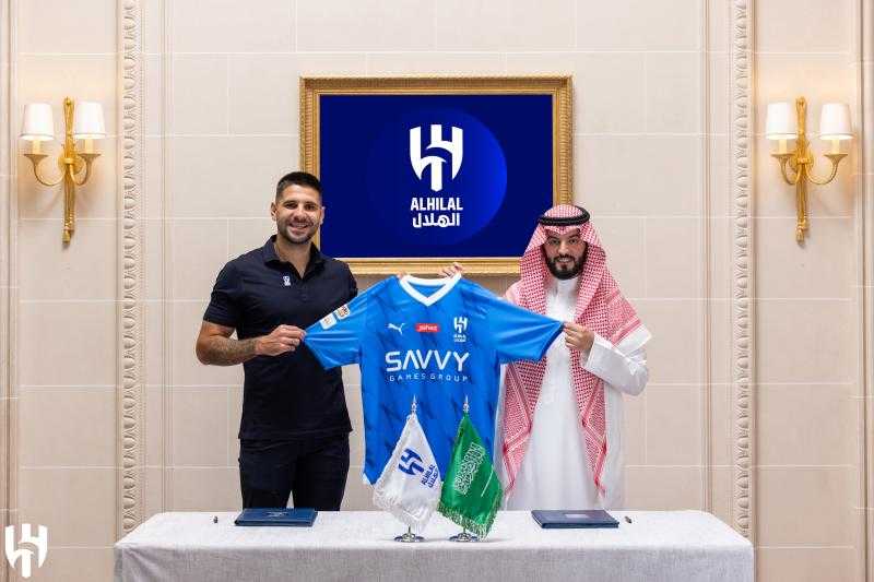 رسميًا.. الهلال السعودي يعلن التعاقد مع الصربي ميتروفيتش