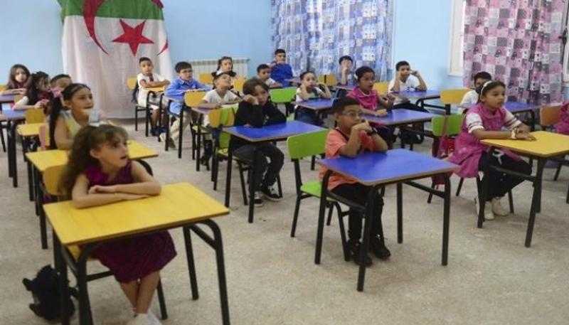 الجزائر تقصف حصن باريس الأخير في إفريقيا.. هل تتخلى عن اللغة الفرنسية؟