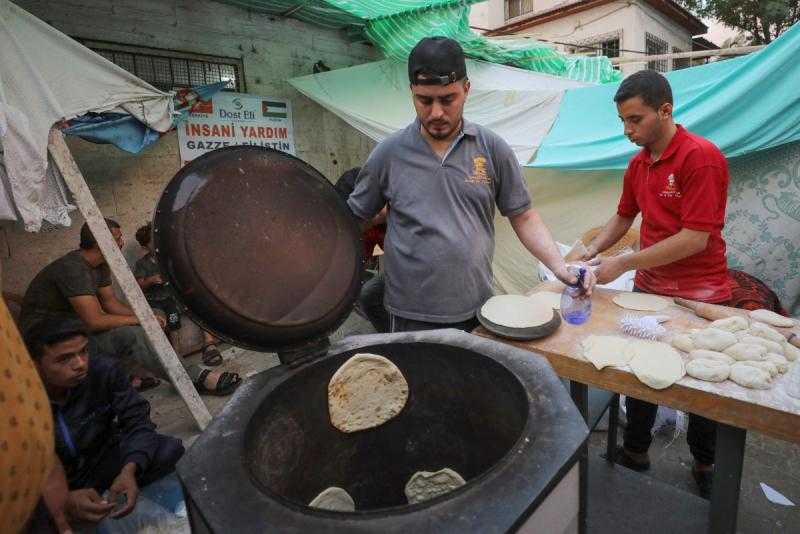 «التجويع».. غزة تواجه أسلحة جديدة بجانب القنابل