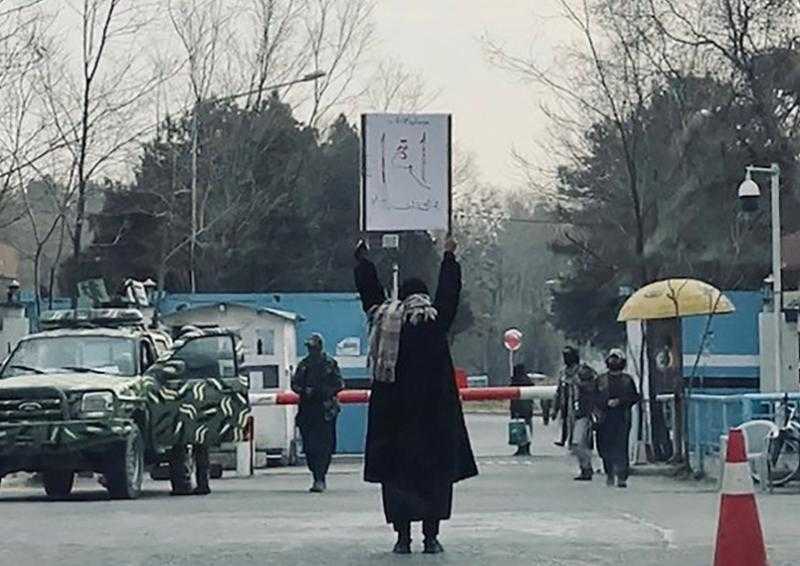 اعتقالات بسبب «الحجاب غير اللائق».. آخر حملات طالبان ضد النساء في أفغانستان