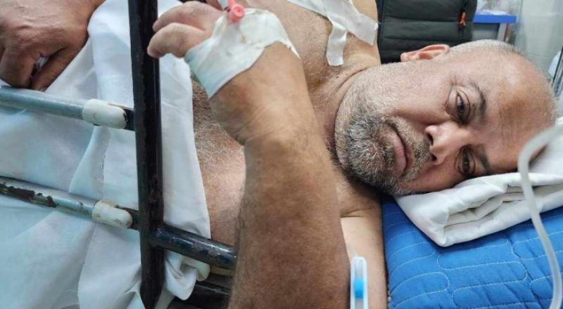 مهدد بالشلل ويحتاج لعلاج عاجل.. التفاصيل الكاملة لإصابة الصحفي الفلسطيني وائل الدحدوح