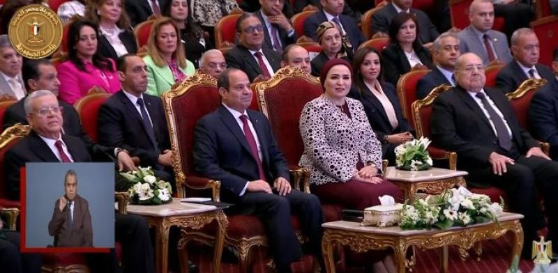 بث مباشر.. السيسي وقرينته يشهدان احتفالية يوم المرأة المصرية والأم المثالية 2024