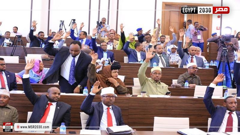 البرلمان الصومالي صادق بالأغلبية على استكمال الدستور