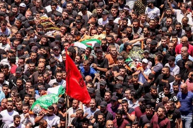 استشهاد 25 فلسطينيا في قصف إسرائيلي بوسط مدينة غزة