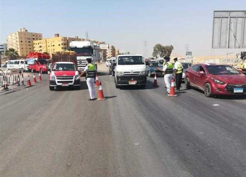 حملات مرورية لضبط مخالفات عدم تركيب الملصق الإلكتروني