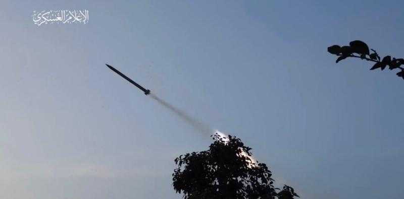 عرض”القسام”مشاهد لإطلاق صواريخ من جنوب لبنان.. التوقيت والدلالات