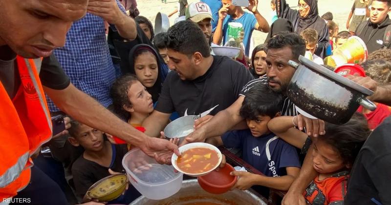 الإعلام الحكومي في غزة يحذر من تسهيلات الاحتلال ”الوهمية” لإدخال المساعدات