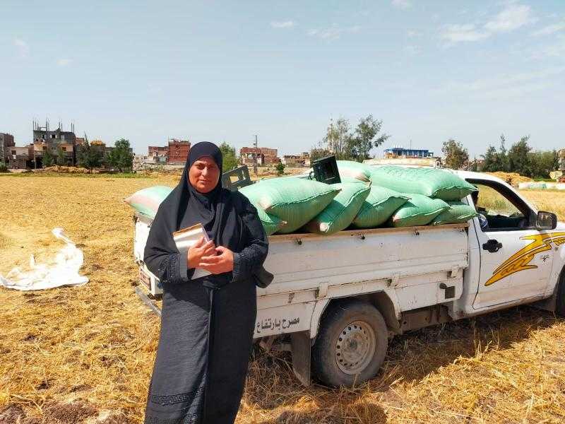 ”خاص” الحاجة هدى الرفداني .. أول تاجرة محاصيل وحبوب بالبحيرة.. ”ست بـ100 راجل وسمعتها زي الجنيه الدهب