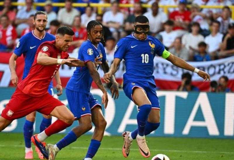 منتخب فرنسا يفرط في صدارة المجموعة الرابعة بالتعادل أمام بولندا