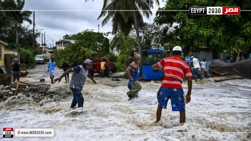 إعصار بيريل يضرب منطقة الكاريبي