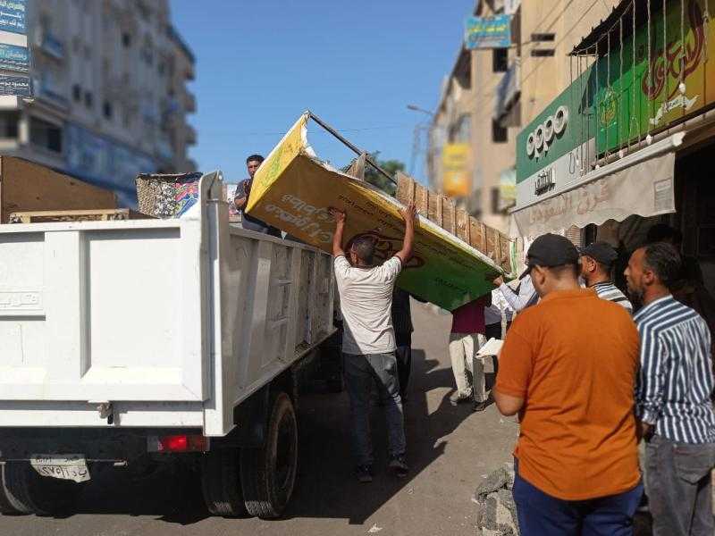 حملات مكبرة لإزالة الإشغالات بحوش عيسى بالبحيرة تسفر عن رفع 350 حالة اشغال ثابت ومتحرك