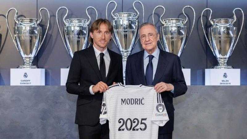 ريال مدريد يُعلن تمديد عقد نجمه لوكا مودريتش حتى 2025