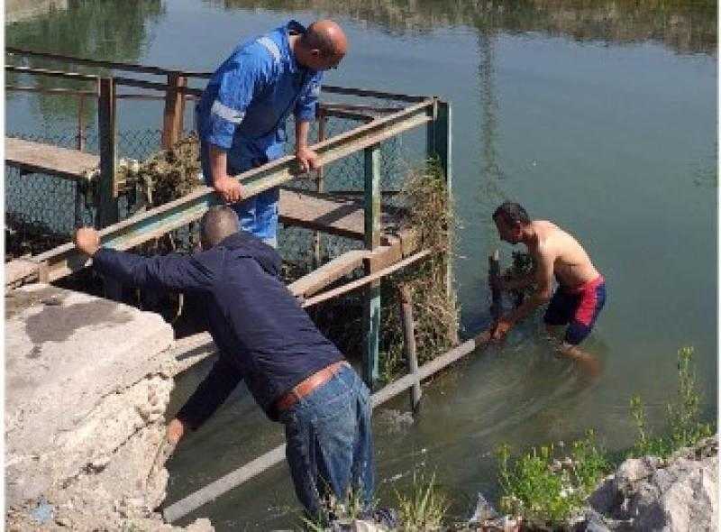 رئيس مياه القناة: انطلاق حملات تطهير مأخذ المحطات من المخلفات بالترعة