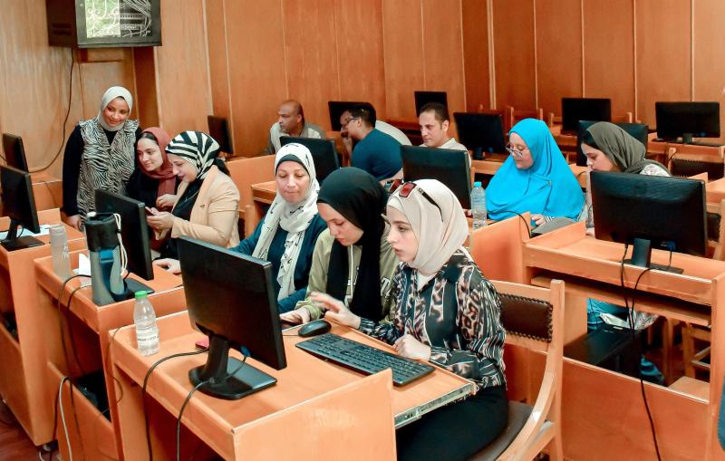 انطلاق المرحلة الأولى للتنسيق بجامعة بني سويف والطلاب يتوافدون على المعامل المخصصة لتسجيل الرغبات