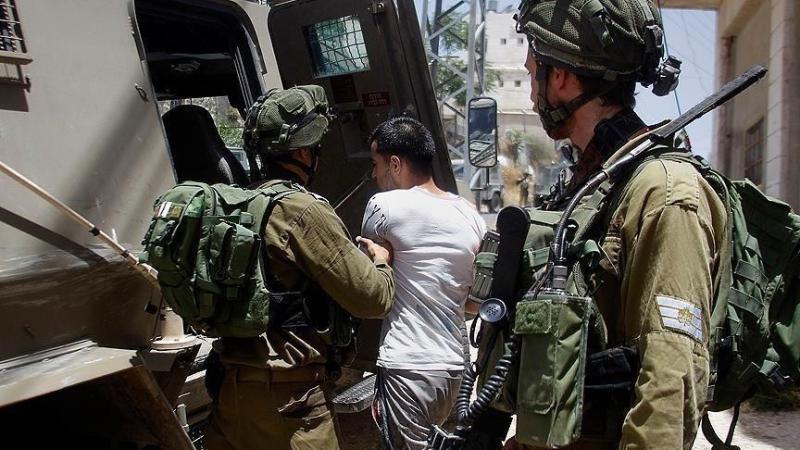 بينهم طفل وأسرى سابقون.. قوات الاحتلال تعتقل 20 فلسطينيا من الضفة