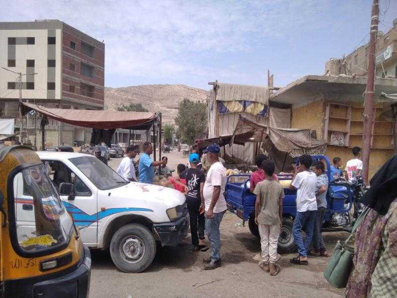 محافظ أسيوط: إزالة اشغالات وتعديات الباعة الجائلين على حرم الطريق بحي غرب