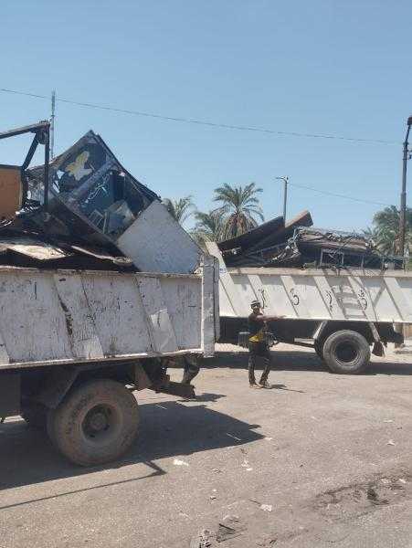 محافظ أسيوط: رفع الإشغالات والتعديات على حرم الطريق بمحيط موقف الأزهر بحي غرب