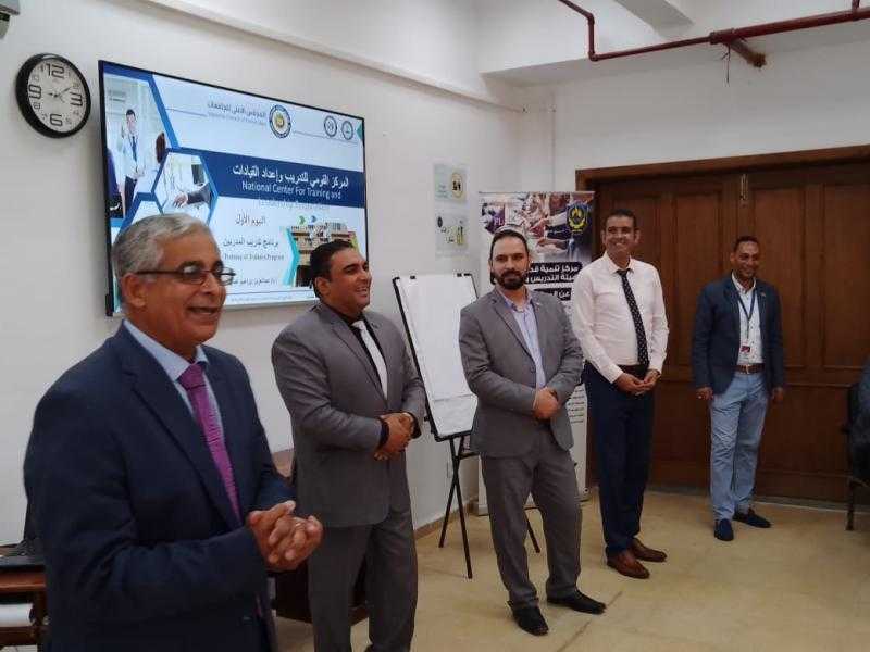 جامعة دمنهور تطلق فعاليات النسخة الثانية من دورة إعداد المدربين T.O.T باعتماد المجلس الأعلى للجامعات