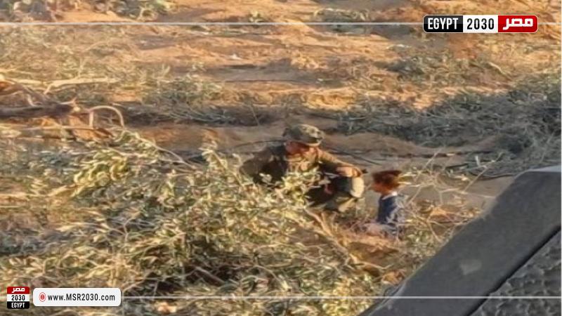 جندي إسرائيل و طفلة فلسطينية