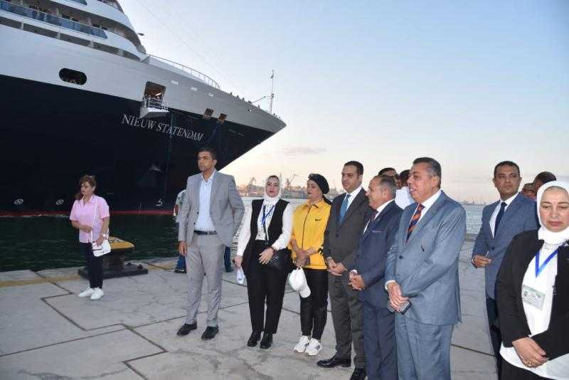 محافظ بورسعيد يستقبل السفينة الهولندية NIEUW STATENDAM بميناء غرب بورسعيد