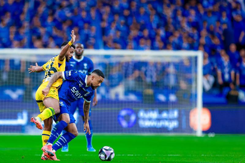 الهلال يقسو على التعاون بثنائية ويستمر في صدارة الدوري السعودي