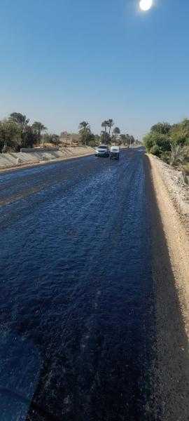 محافظ أسيوط يعلن رصف طريق ترعة نجع حمادي صدفا-أبوتيج الزراعي الداخلي