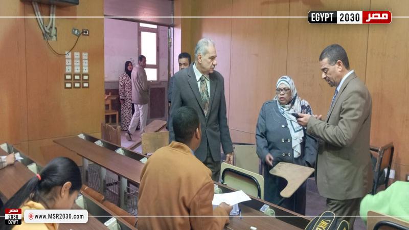 كلية التربية بجامعة أسوان