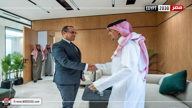 المهندس أيمن فوزي عرب مع رائد بن حسن الإدريسي